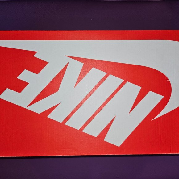 Limited Edition NIKE AirMax Plus Premium - Picture 4 of 5